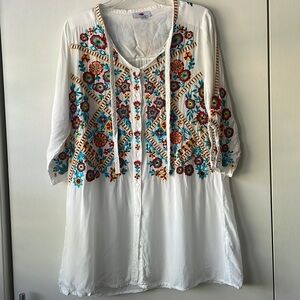 embroidered blouse size M A15 sunny oceans‎